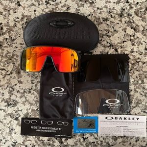 Oakley sutro